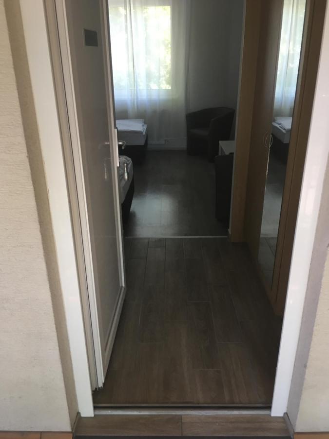 Teke Bowling Centrum Es Sport Panzio Szeged Exteriör bild
